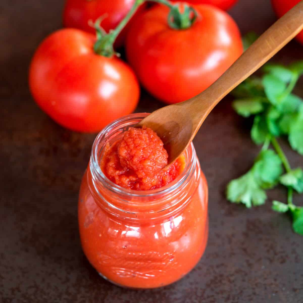Fresh tomato grind paste